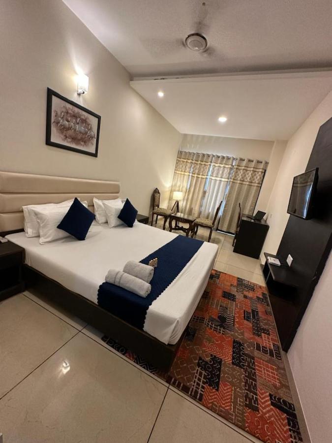 Hotel Jb Residency Zirakpur !! Top Rated & Most Awarded Property In Zirakpur Exterior foto