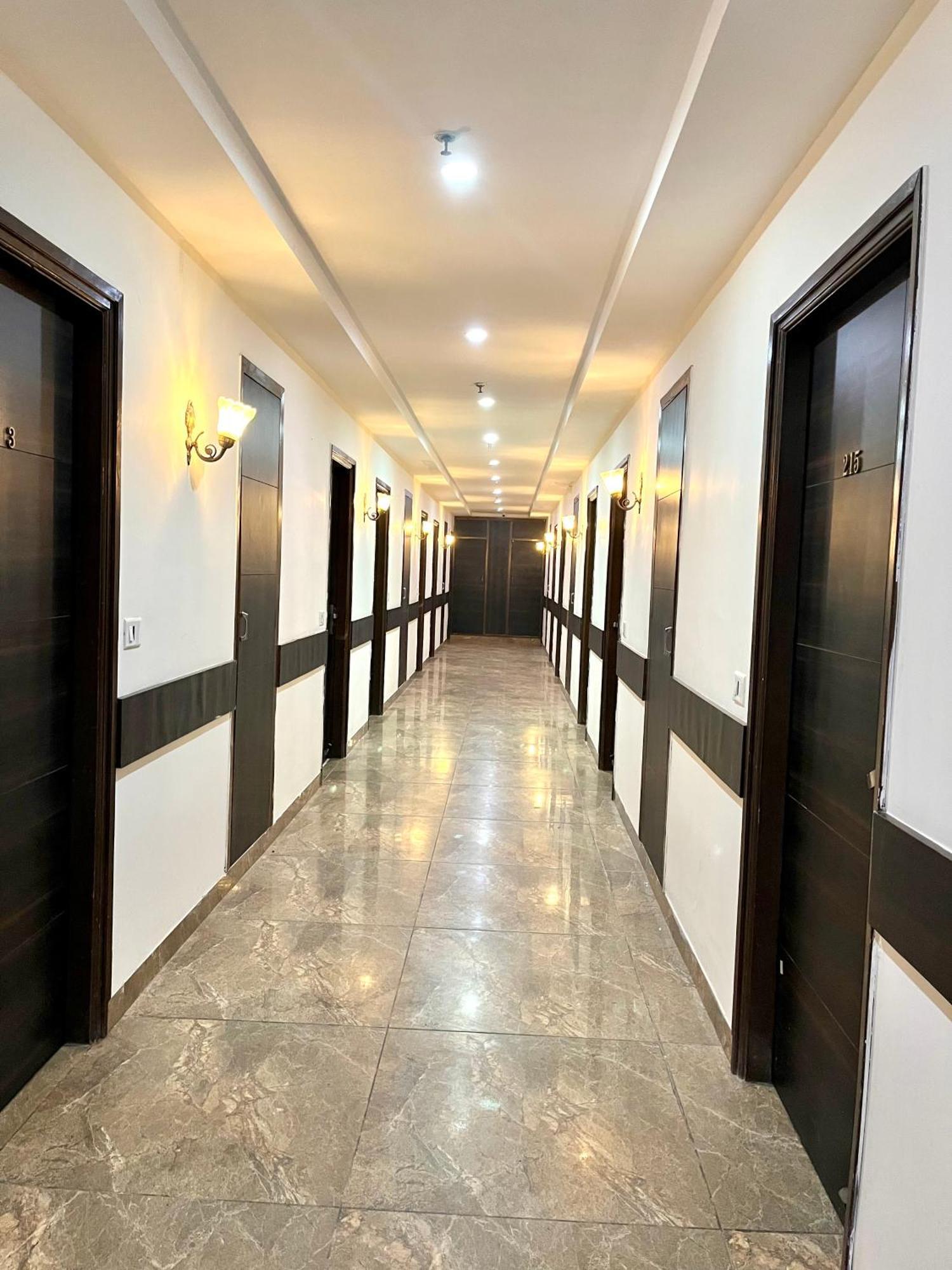 Hotel Jb Residency Zirakpur !! Top Rated & Most Awarded Property In Zirakpur Exterior foto
