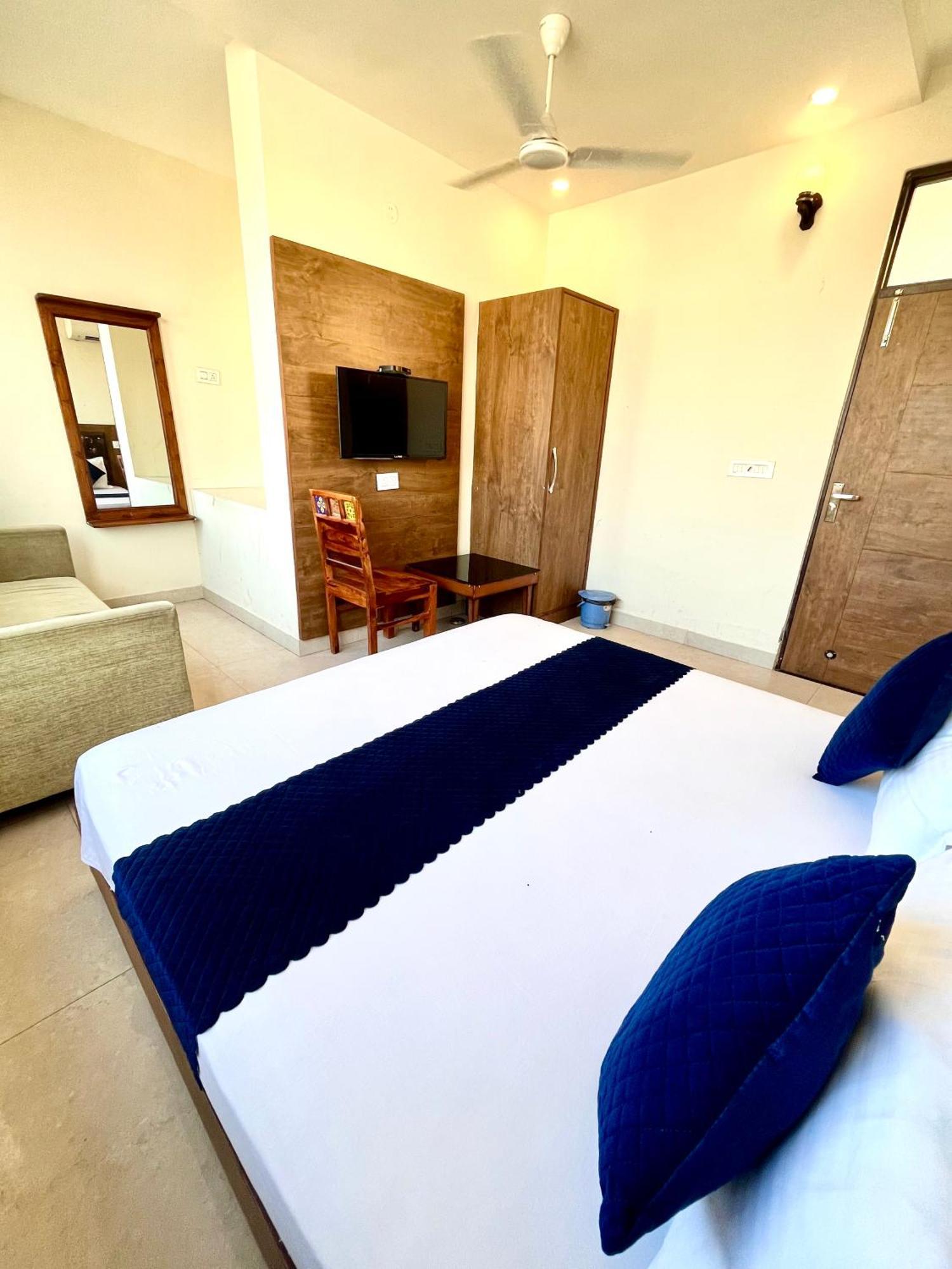 Hotel Jb Residency Zirakpur !! Top Rated & Most Awarded Property In Zirakpur Exterior foto